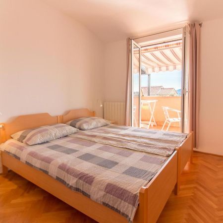 Malinska - Apartment Glavas Eksteriør bilde