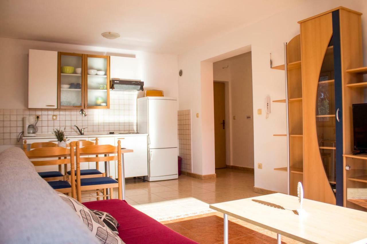 Malinska - Apartment Glavas Eksteriør bilde
