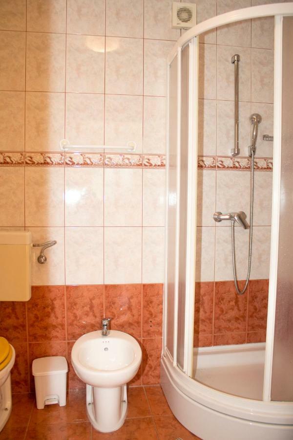 Malinska - Apartment Glavas Eksteriør bilde
